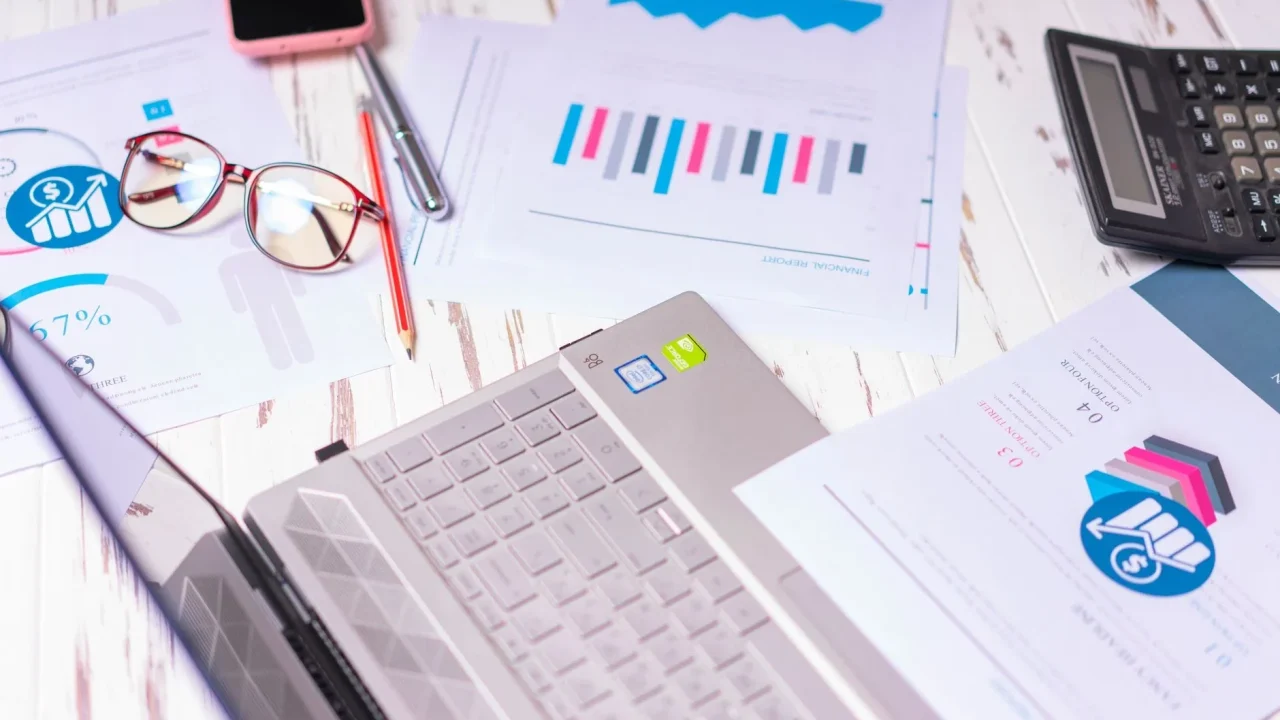 Laptop Business Growth